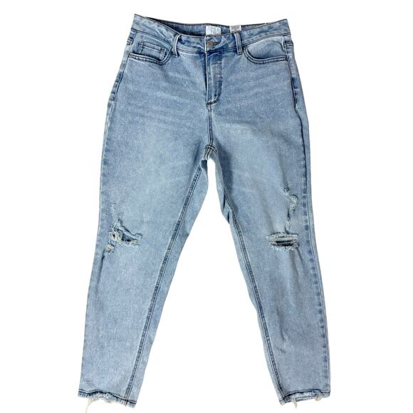 Time and Tru Light Wash Distressed Ankle Jeans Women’s Size 6 Regular Raw Hem - Picture 2 of 8